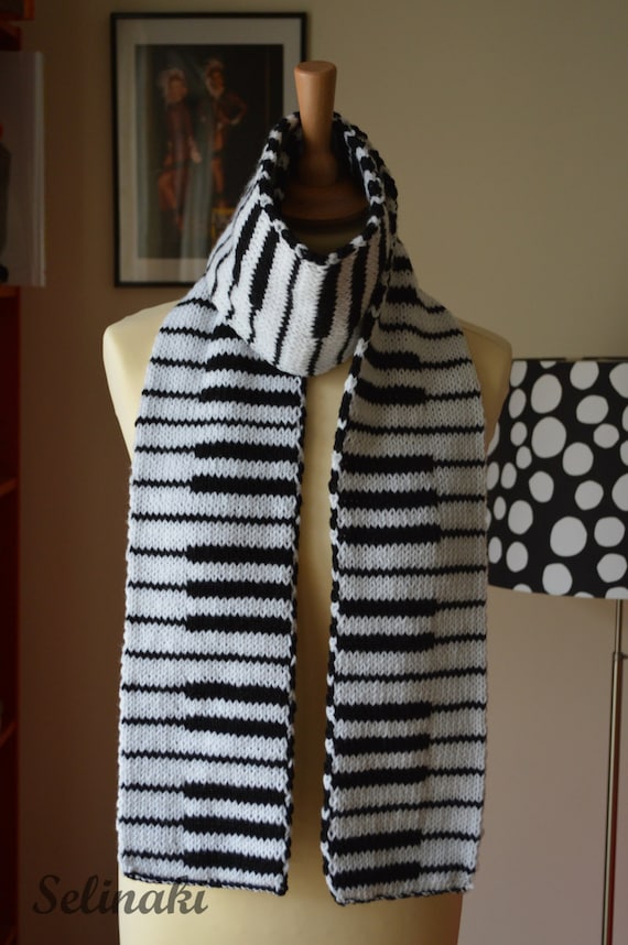 Knit Piano Scarf Black and White Keyboard by Selinaki