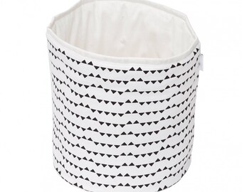 Small triangles basket