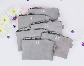 Bridesmaid Suede Clutch Set // Bridesmaid Gift // Set of 6 Wedding Bags // Personalised Bridesmaid Bags // Leather Monogrammed Bag