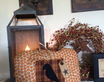 Primitive pumkin pillow/shelf sitter with crow and berries
