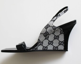 GUCCI Italy Black Canvas Slingback Ankle Straps Platform Sandals and Patent Leather Covered Heels Vintage