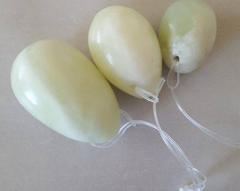 Yoni Egg Set Natural Jade Eggs, Drilled Kegel Exerciser Love Stones Feminine Healing Stone Crystal Large Medium Small