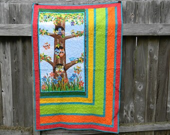 Adorable Owls Everywhere Cotton Quilt
