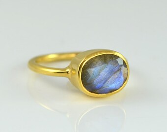 Labradorite Ring, trendy ring for women, Gemstone Ring, Stacking Ring, Gold Ring, Oval Ring, Sterling Silver Ring, Blue Labradorite Jewelry
