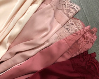 Bridesmaid robes Set of 1,2,3,4,5,6,7,8,9,10,11,12,13,14 Bridesmaid Gifts-Custom Wedding Robes-Gift for Bride-Satin Lace Robes-Bridal Robe