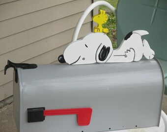 Peanuts Snoopy Mailbox Greeter