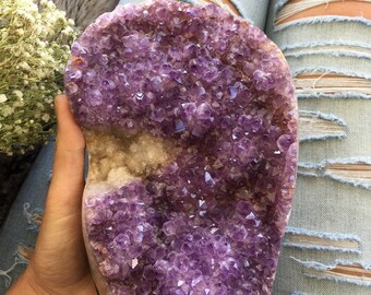 large amethyst , amethyst agate, amethyst geode, standing amethyst