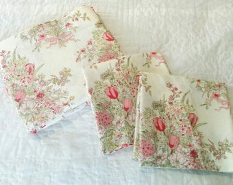 Vintage Pink Bouquet Full Size/Double Size Sheet Set - Pink Roses in a Bouquet Flat Sheet and Pillowcases - Country Chic - Kitsch Sheet Set