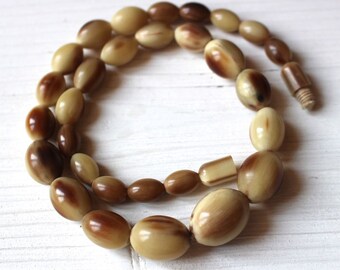 SPRING SALE Vintage horn necklace