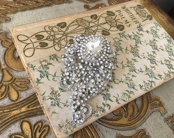 Art Deco Brooch.Rhinestone brooch.Crystal Brooch.Paisley Brooch.Rhinestone Pin.bridal accessory.wedding dress brooch.Art Deco style broach