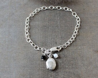 Silver Charm Bracelet, Tiny Locket Charm, Sterling Silver Bracelet, Vintage Oval Locket, Silver Chain Bracelet, Silver Photo Locket Charm