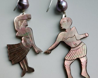 Vintage Polynesian Shell Pearl Dancer Earrings