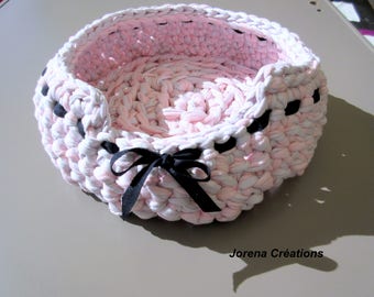 Pink and gray cat, violet basket