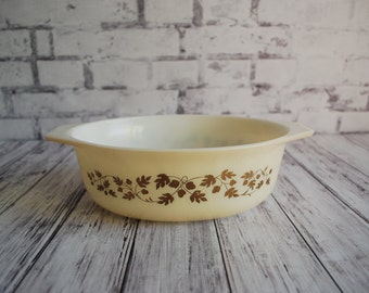 Vintage Pyrex Promotional Pyrex Golden Acorn Oval Casserole 043, 1.5 Quart,