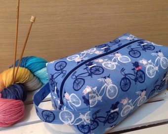 Boxy knitting bag, kintting/crochet project bag, bicycles zipper pouch, multi purpose zipper pouch, quilted padded boxed pouch