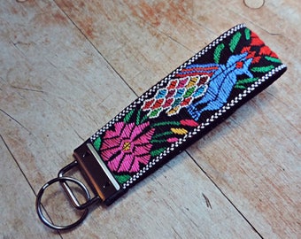 Floral key Chain, Flower Keyring, Wrist Strap Keychain, Key Fob Wristlet, Ladies Keychains, Flower Key Fob