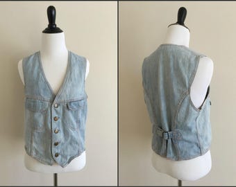 Women's Vintage Light Denim Landlubber Vest with Chest Pockets / Size Small