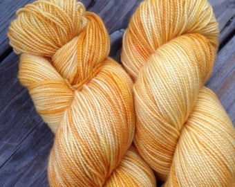 Honeybutter on Avaze Sa MCN sock weight