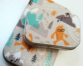 Large hinge tin and Medium hinge tin Duo. . . Bigfoot on the go. Great for guitar tools.