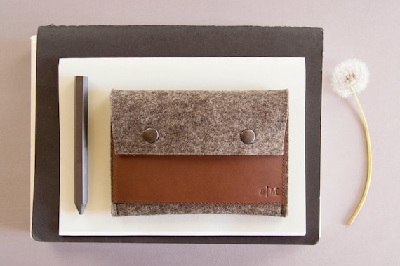 Felt and leather PASSPORT WALLET / passport case / passport cover / wool felt case / traveling / wool felt wallet / handmade / made in Italy
