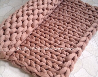 Chunky knit blanket. Chunky knit throw. Merino wool blanket. Arm knit blanket. Super chunky blanket. Thick knit blanket. Scandinavian design
