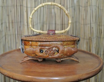 Vintage 1950s wicker Animal Purse / Wicker Nautical Crab Basket Purse