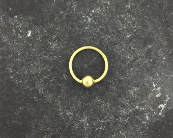 18ct oro perle anello chiuso. All'insegna di gioielli per il corpo d'oro 18ct.
