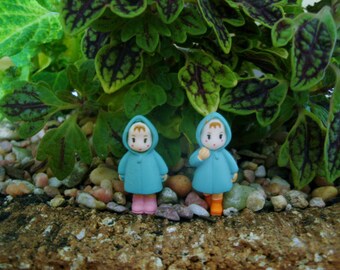 Micro Little Raincoat Girls - Fairy Garden Miniatures - Terrarium - Micro Decor - Decoration