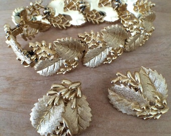 Crown Trifari Gold Tone Bracelet and Clip Earrings - vintage jewelry set