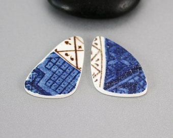 Porcelain Cabachons - Willow Pattern - Cabachon - Pair