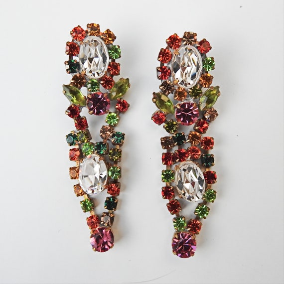 GLAMOROUS EARRINGS DANGLE vintage and multicolored.