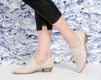 Cream Flat Leather Shoes / White Women Shoes / Every Day Shoes / Perforated Leather Shoes / Comfortable Shoes / Wooden Heels Shoes - Charlie
