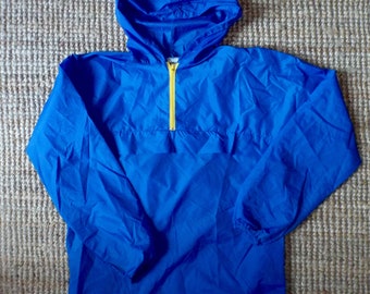 Windbreaker style KWAY Kangaroo Pocket
