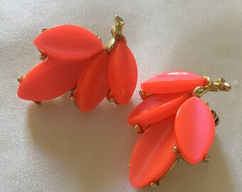Vintage Kramer Signed. Bright Orange Moonglow Thermoset Clip Earrings.
