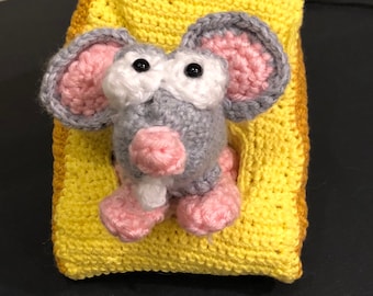 Manfred the Mouse Amigurumi