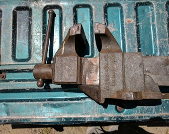 Vintage Bench Vise American Scales Co No 213A