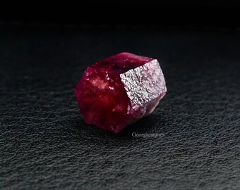 Rare Bixbite Red Beryl Red Emerald, Perfect Hexagonal Crystal
