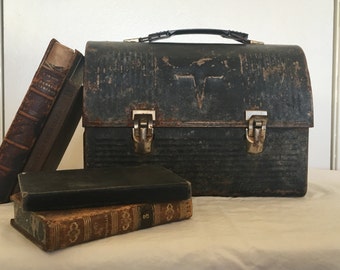 PRICE SLASH! Was 49.00 Now 39.99 Vintage Mens Metal Rustic Retro Lunchbox
