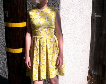Vintage 1950s Yellow Floral Dress