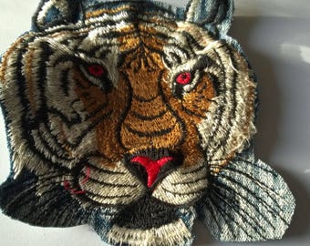 Applique coudre13 cm x 12 cm tiger head
