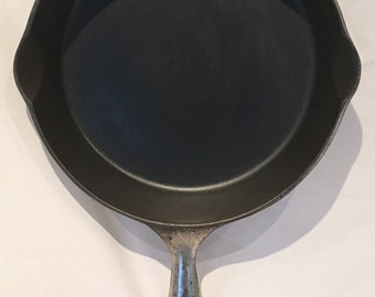 Antique Wapak No 7 Cast Iron Skillet - Outside Heat Ring Circa 1903-1910
