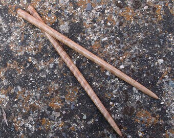 Slim Exotic Curly Pyinma - Hairsticks