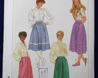 Skirt Sewing Pattern in Size 14 - Simplicity 7435