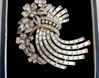 Vintage Trifari Lady Flower Bouquet Brooch Rhinestones Must See