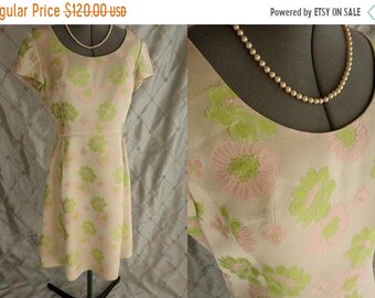 ON SALE 60s Dress // Vintage 60s Pale Green Pink Brocade Floral Dress by Marguerite Dexter California Size L 30" waist hidden pockets
