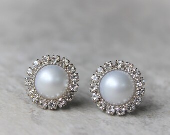 White Pearl Earrings, Pearl Bridesmaid Earrings, Bridal Earrings, Wedding Jewelry, Pearl Bridesmaid Jewelry, White Pearls