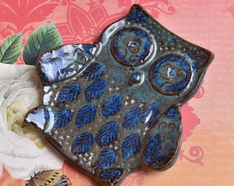 Spoon rest. Owl spoon rest. Owl soap dish. Hand carved Owl trinket dish. Owl plate. Ceramic Owl plate