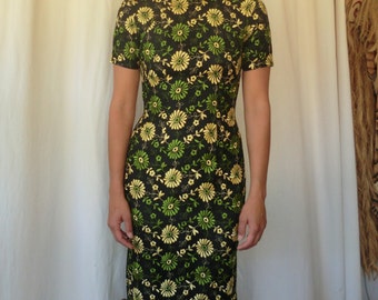 Vintage Mid Century Quipao Cheongsam Dress -Size SM.