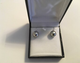 Silvery Tahitian Pearl Earrings