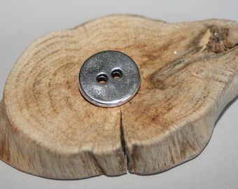 Button in antique silver 15mm